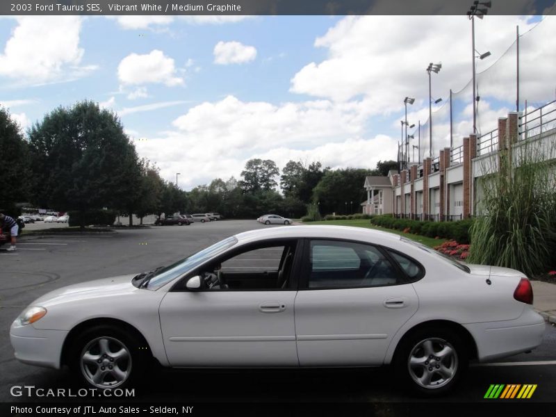 Vibrant White / Medium Graphite 2003 Ford Taurus SES