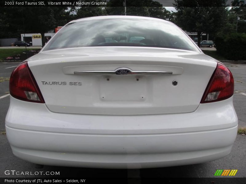 Vibrant White / Medium Graphite 2003 Ford Taurus SES