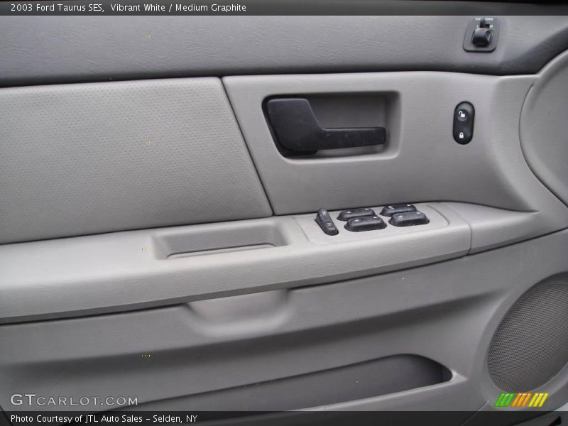Vibrant White / Medium Graphite 2003 Ford Taurus SES