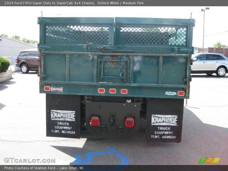 Oxford White / Medium Flint 2004 Ford F450 Super Duty XL SuperCab 4x4 Chassis