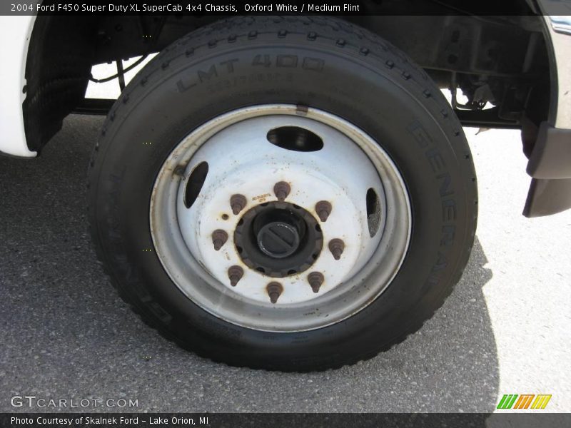 Oxford White / Medium Flint 2004 Ford F450 Super Duty XL SuperCab 4x4 Chassis