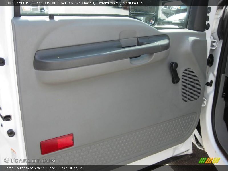 Oxford White / Medium Flint 2004 Ford F450 Super Duty XL SuperCab 4x4 Chassis