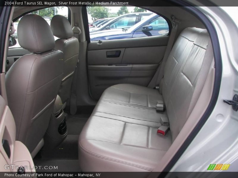 Silver Frost Metallic / Medium Parchment 2004 Ford Taurus SEL Wagon
