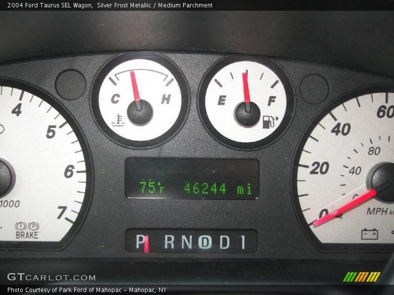 Silver Frost Metallic / Medium Parchment 2004 Ford Taurus SEL Wagon