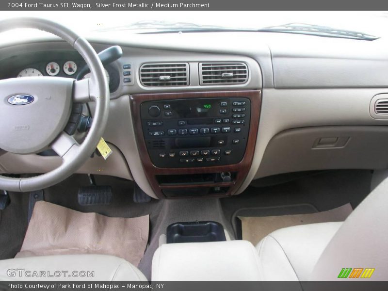 Silver Frost Metallic / Medium Parchment 2004 Ford Taurus SEL Wagon