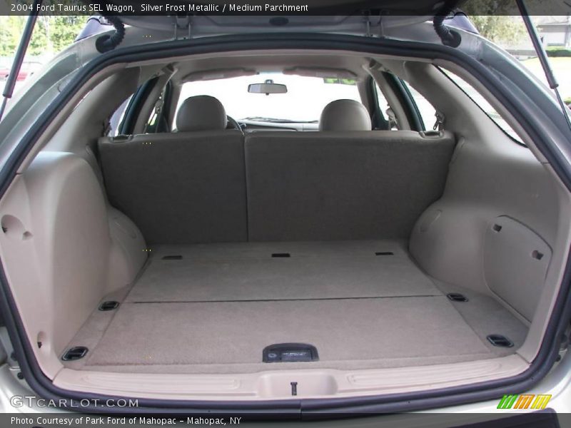 Silver Frost Metallic / Medium Parchment 2004 Ford Taurus SEL Wagon