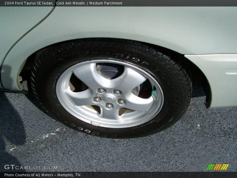 Gold Ash Metallic / Medium Parchment 2004 Ford Taurus SE Sedan