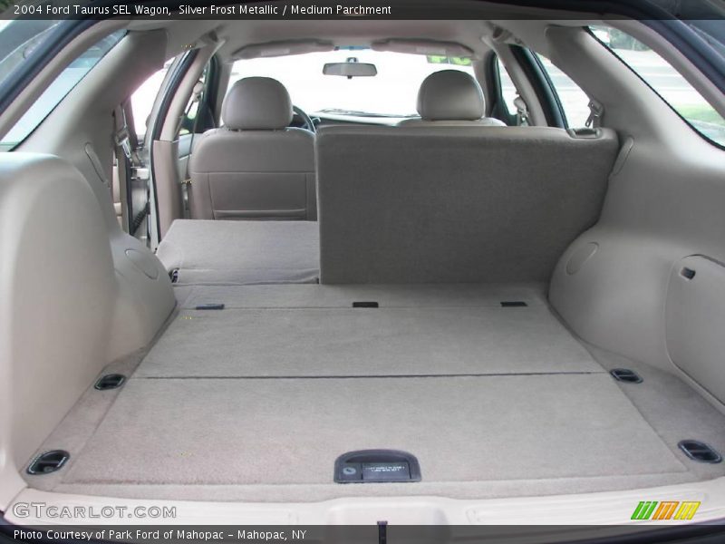 Silver Frost Metallic / Medium Parchment 2004 Ford Taurus SEL Wagon