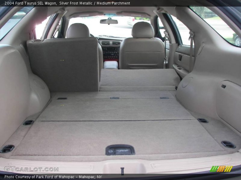 Silver Frost Metallic / Medium Parchment 2004 Ford Taurus SEL Wagon