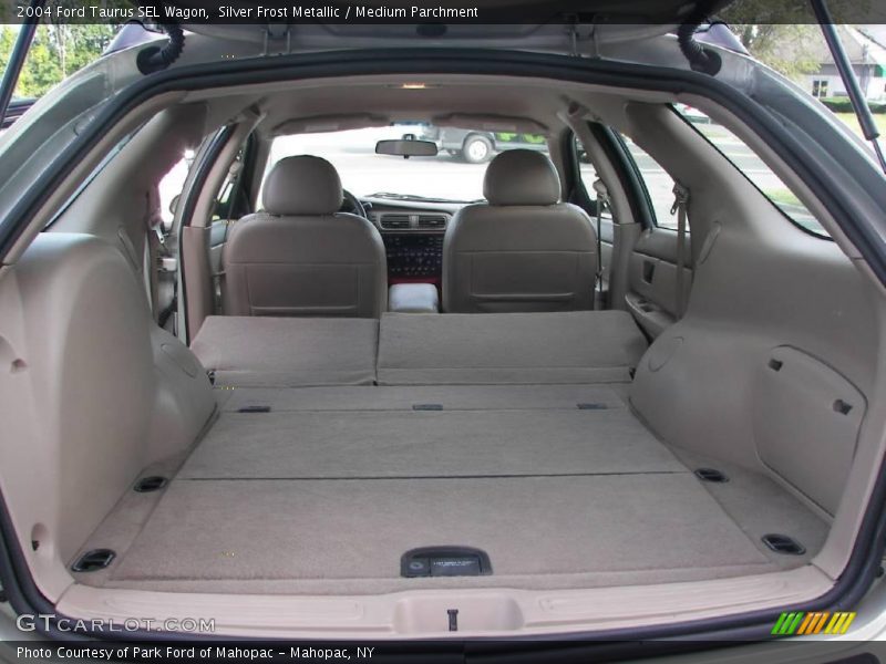 Silver Frost Metallic / Medium Parchment 2004 Ford Taurus SEL Wagon