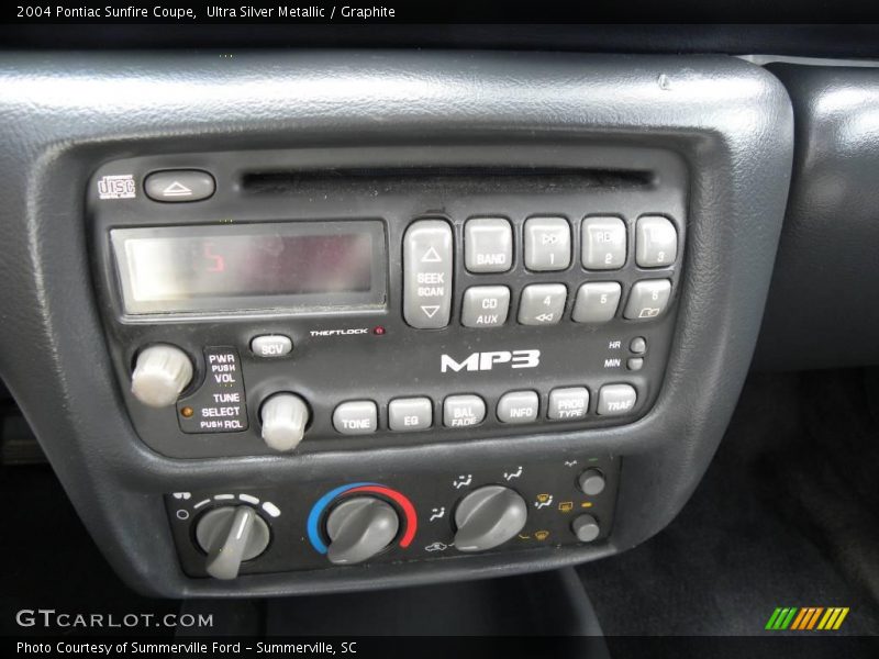 Ultra Silver Metallic / Graphite 2004 Pontiac Sunfire Coupe
