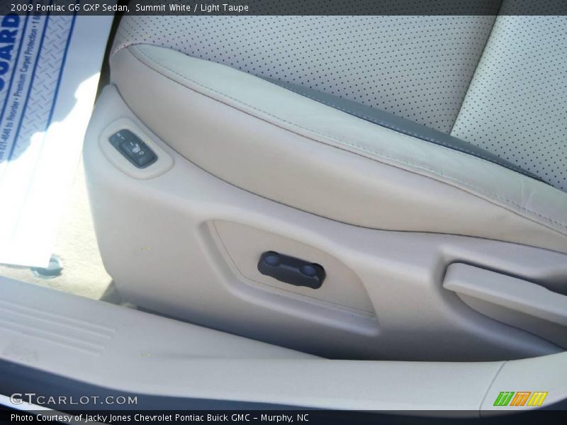 Summit White / Light Taupe 2009 Pontiac G6 GXP Sedan
