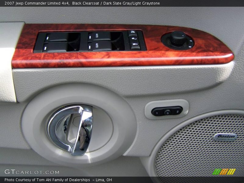 Black Clearcoat / Dark Slate Gray/Light Graystone 2007 Jeep Commander Limited 4x4