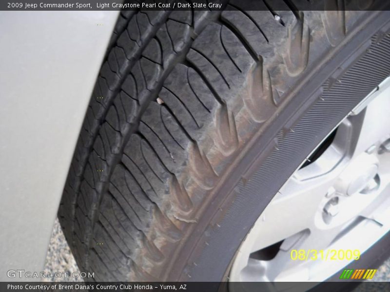 Light Graystone Pearl Coat / Dark Slate Gray 2009 Jeep Commander Sport