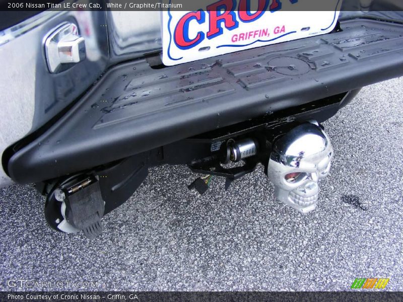 White / Graphite/Titanium 2006 Nissan Titan LE Crew Cab