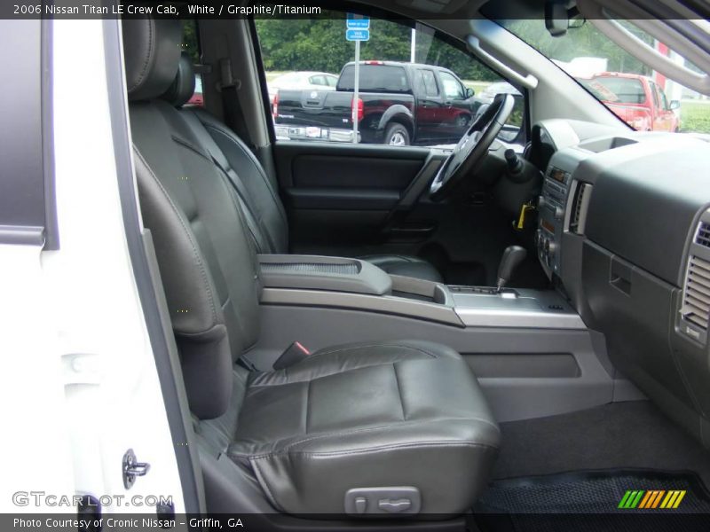 White / Graphite/Titanium 2006 Nissan Titan LE Crew Cab
