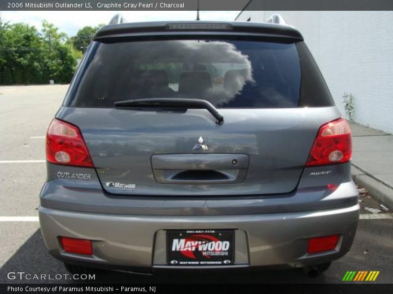 Graphite Gray Pearl / Charcoal 2006 Mitsubishi Outlander LS