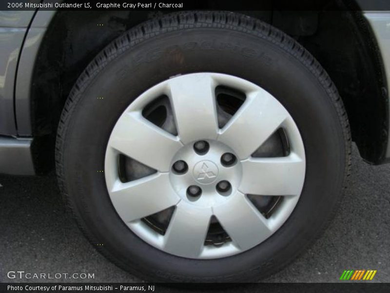 Graphite Gray Pearl / Charcoal 2006 Mitsubishi Outlander LS
