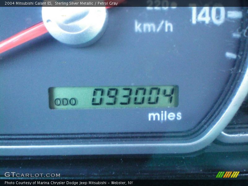 Sterling Silver Metallic / Petrol Gray 2004 Mitsubishi Galant ES