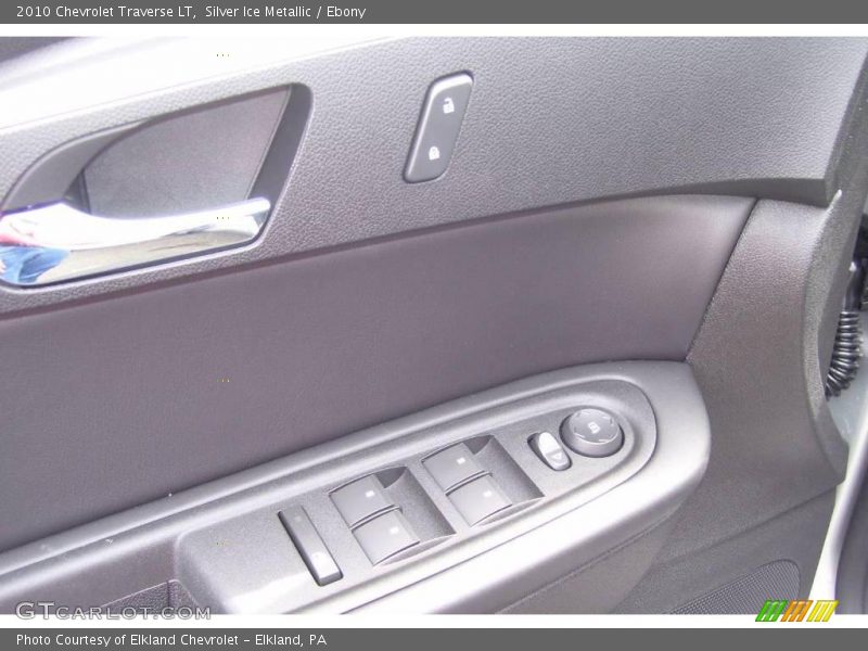 Silver Ice Metallic / Ebony 2010 Chevrolet Traverse LT