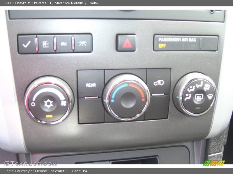 Silver Ice Metallic / Ebony 2010 Chevrolet Traverse LT
