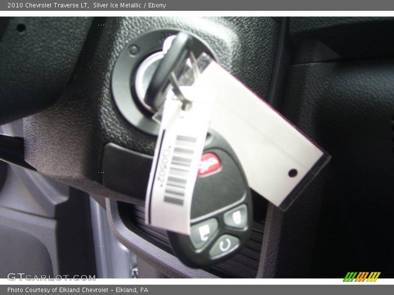 Silver Ice Metallic / Ebony 2010 Chevrolet Traverse LT