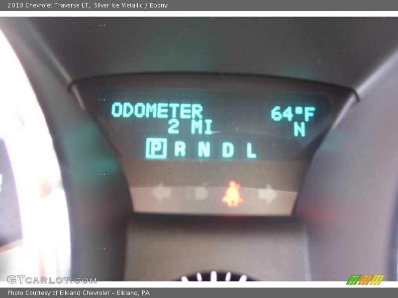 Silver Ice Metallic / Ebony 2010 Chevrolet Traverse LT