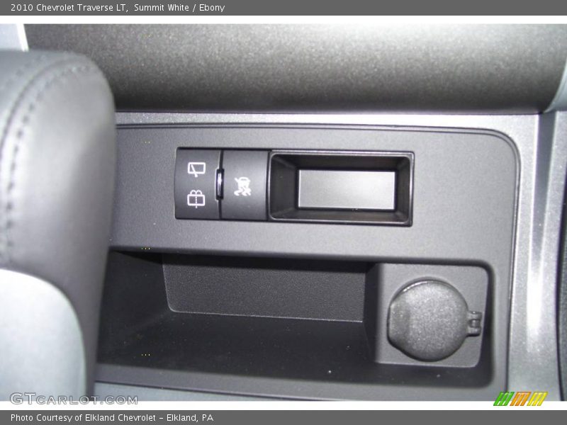 Summit White / Ebony 2010 Chevrolet Traverse LT