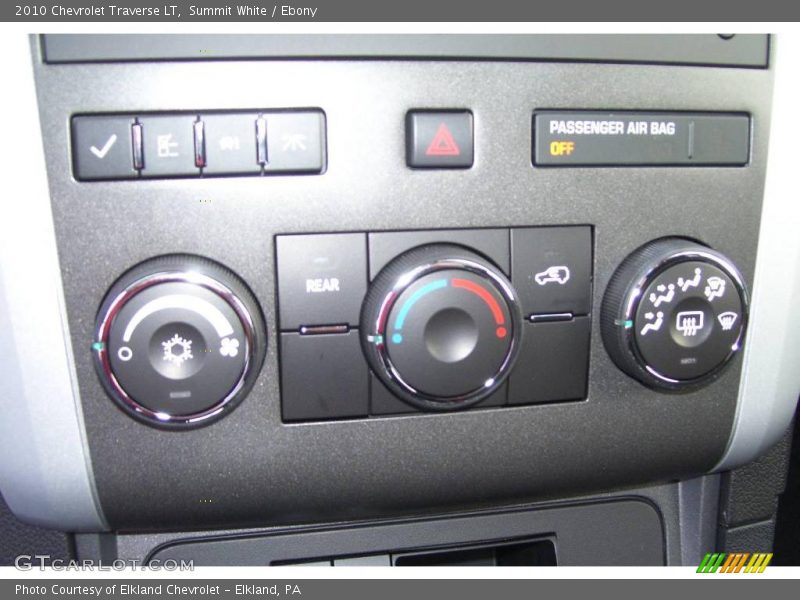 Summit White / Ebony 2010 Chevrolet Traverse LT