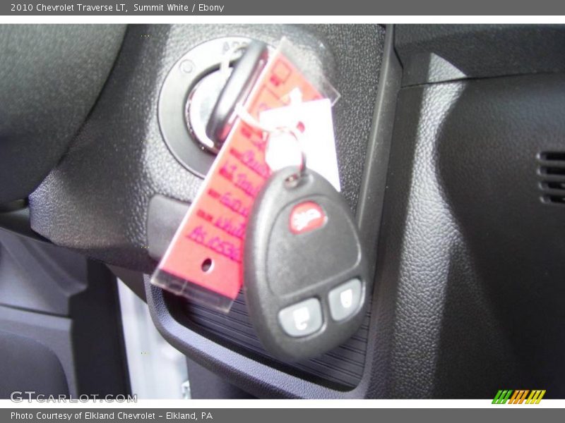 Summit White / Ebony 2010 Chevrolet Traverse LT