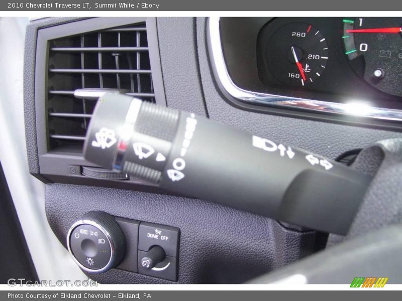 Summit White / Ebony 2010 Chevrolet Traverse LT