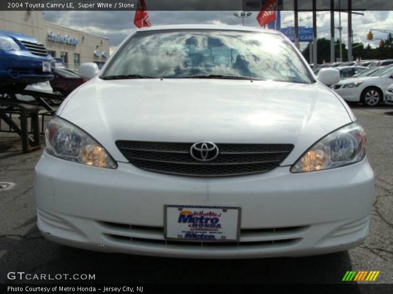 Super White / Stone 2004 Toyota Camry LE