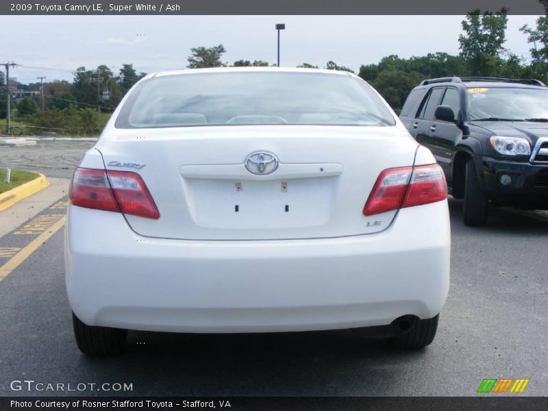Super White / Ash 2009 Toyota Camry LE