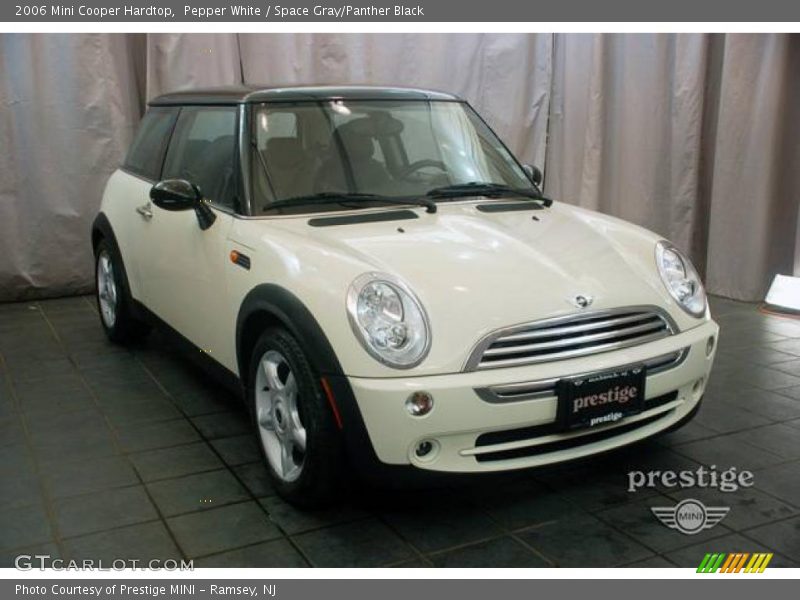 Pepper White / Space Gray/Panther Black 2006 Mini Cooper Hardtop