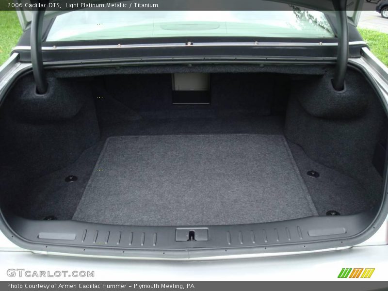 Light Platinum Metallic / Titanium 2006 Cadillac DTS