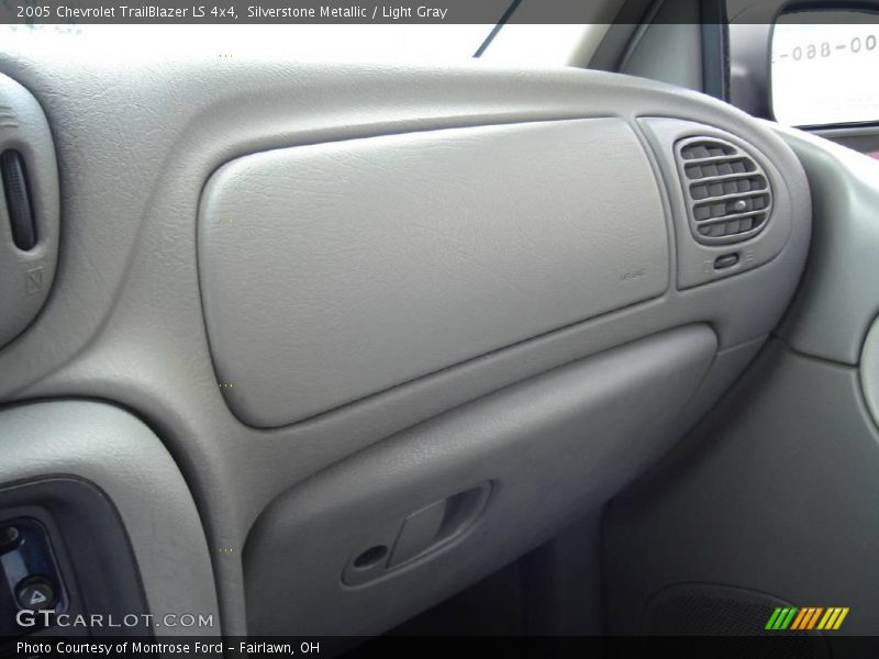 Silverstone Metallic / Light Gray 2005 Chevrolet TrailBlazer LS 4x4