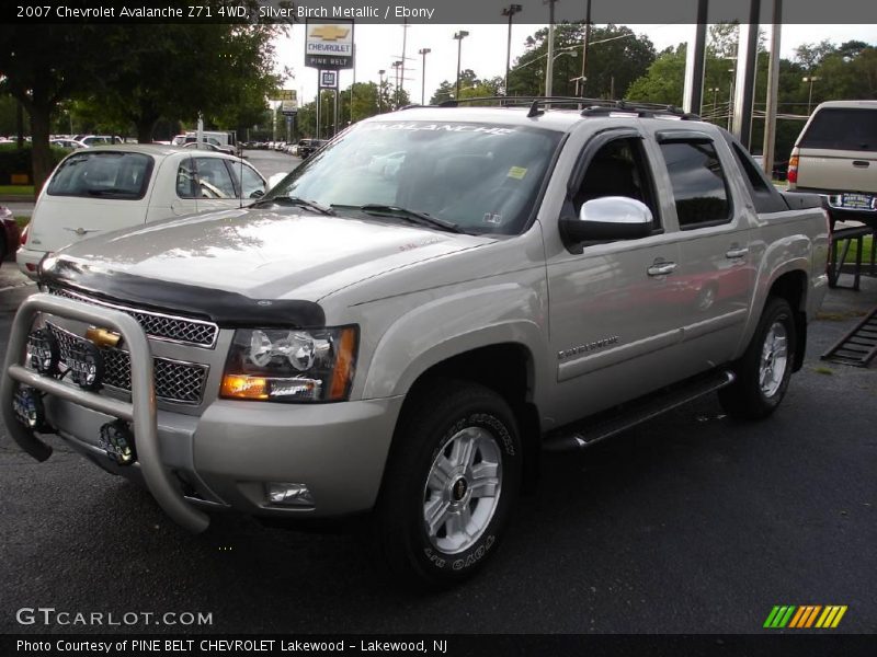 Silver Birch Metallic / Ebony 2007 Chevrolet Avalanche Z71 4WD