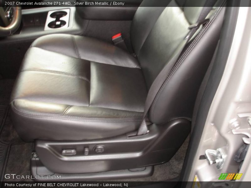 Silver Birch Metallic / Ebony 2007 Chevrolet Avalanche Z71 4WD