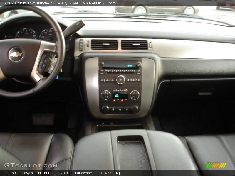 Silver Birch Metallic / Ebony 2007 Chevrolet Avalanche Z71 4WD