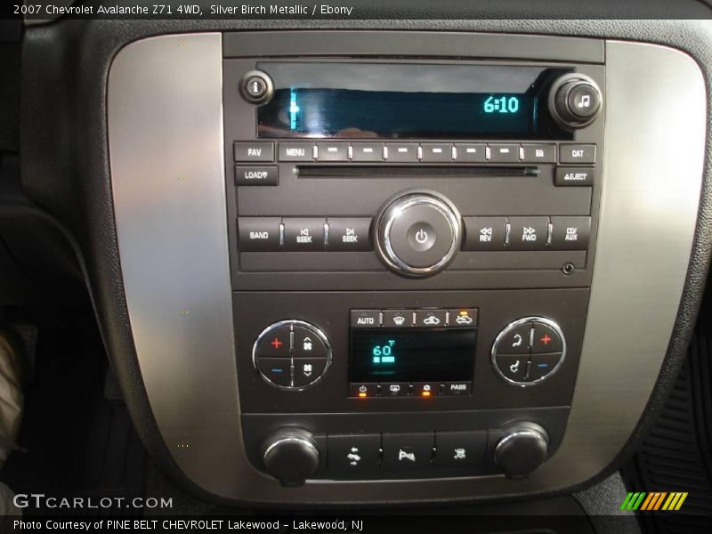 Silver Birch Metallic / Ebony 2007 Chevrolet Avalanche Z71 4WD