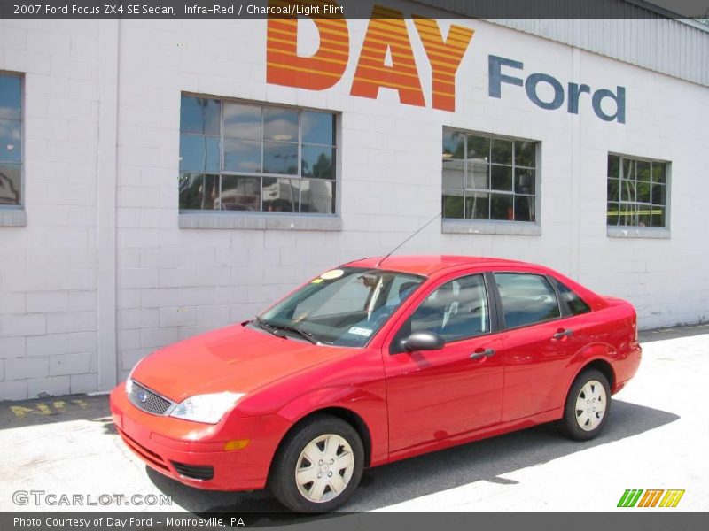 Infra-Red / Charcoal/Light Flint 2007 Ford Focus ZX4 SE Sedan