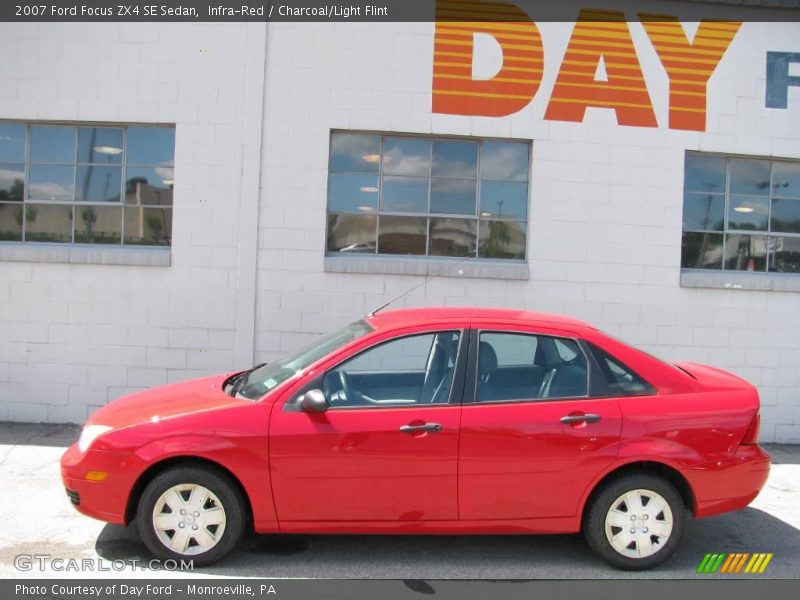 Infra-Red / Charcoal/Light Flint 2007 Ford Focus ZX4 SE Sedan