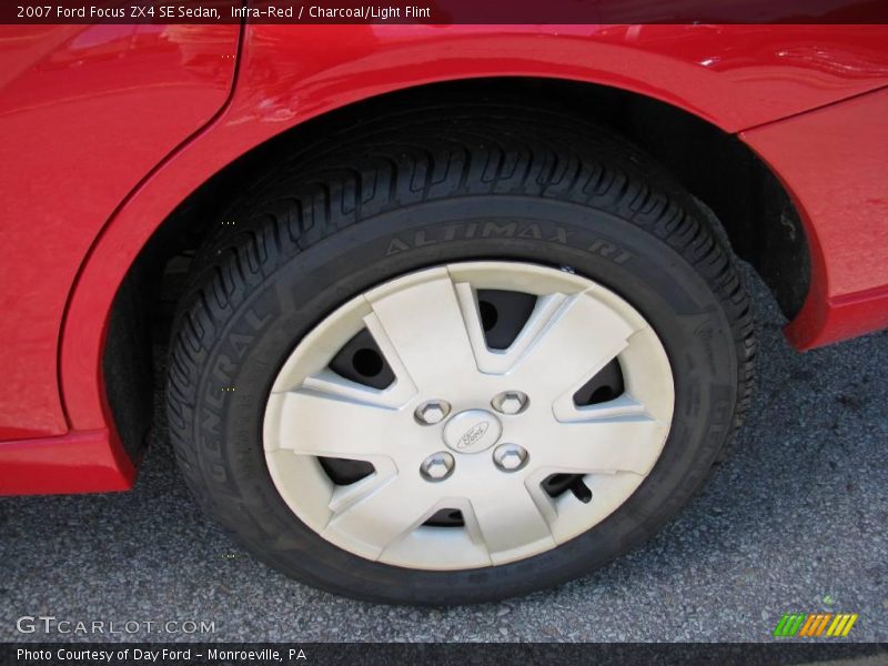 Infra-Red / Charcoal/Light Flint 2007 Ford Focus ZX4 SE Sedan