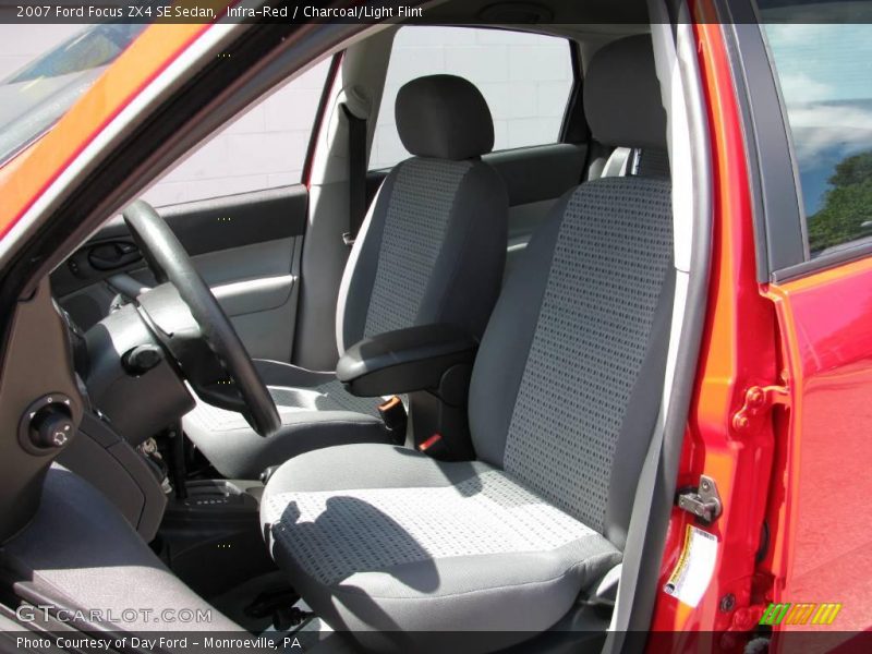 Infra-Red / Charcoal/Light Flint 2007 Ford Focus ZX4 SE Sedan