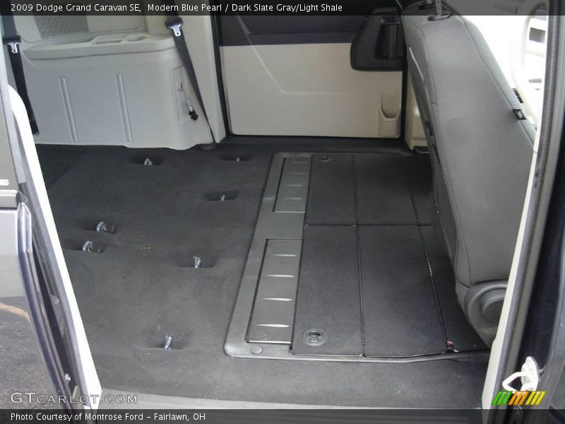 Modern Blue Pearl / Dark Slate Gray/Light Shale 2009 Dodge Grand Caravan SE