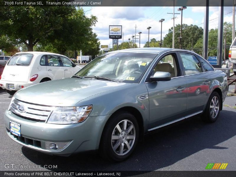 Front 3/4 View of 2008 Taurus SEL