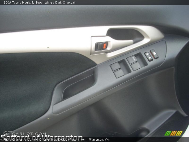 Super White / Dark Charcoal 2009 Toyota Matrix S