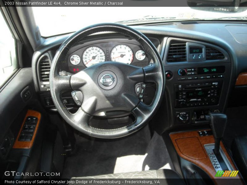 Chrome Silver Metallic / Charcoal 2003 Nissan Pathfinder LE 4x4