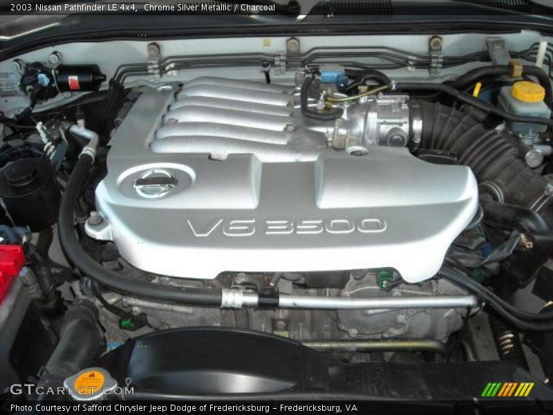 Chrome Silver Metallic / Charcoal 2003 Nissan Pathfinder LE 4x4