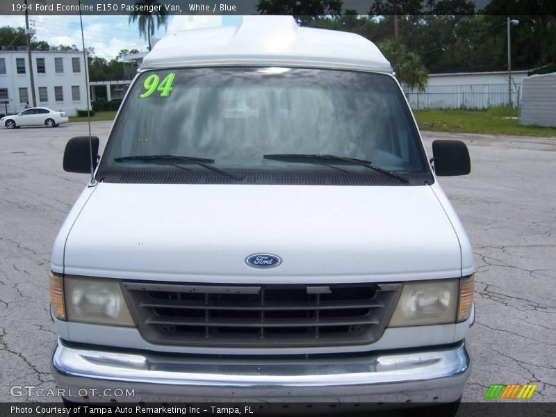 White / Blue 1994 Ford Econoline E150 Passenger Van